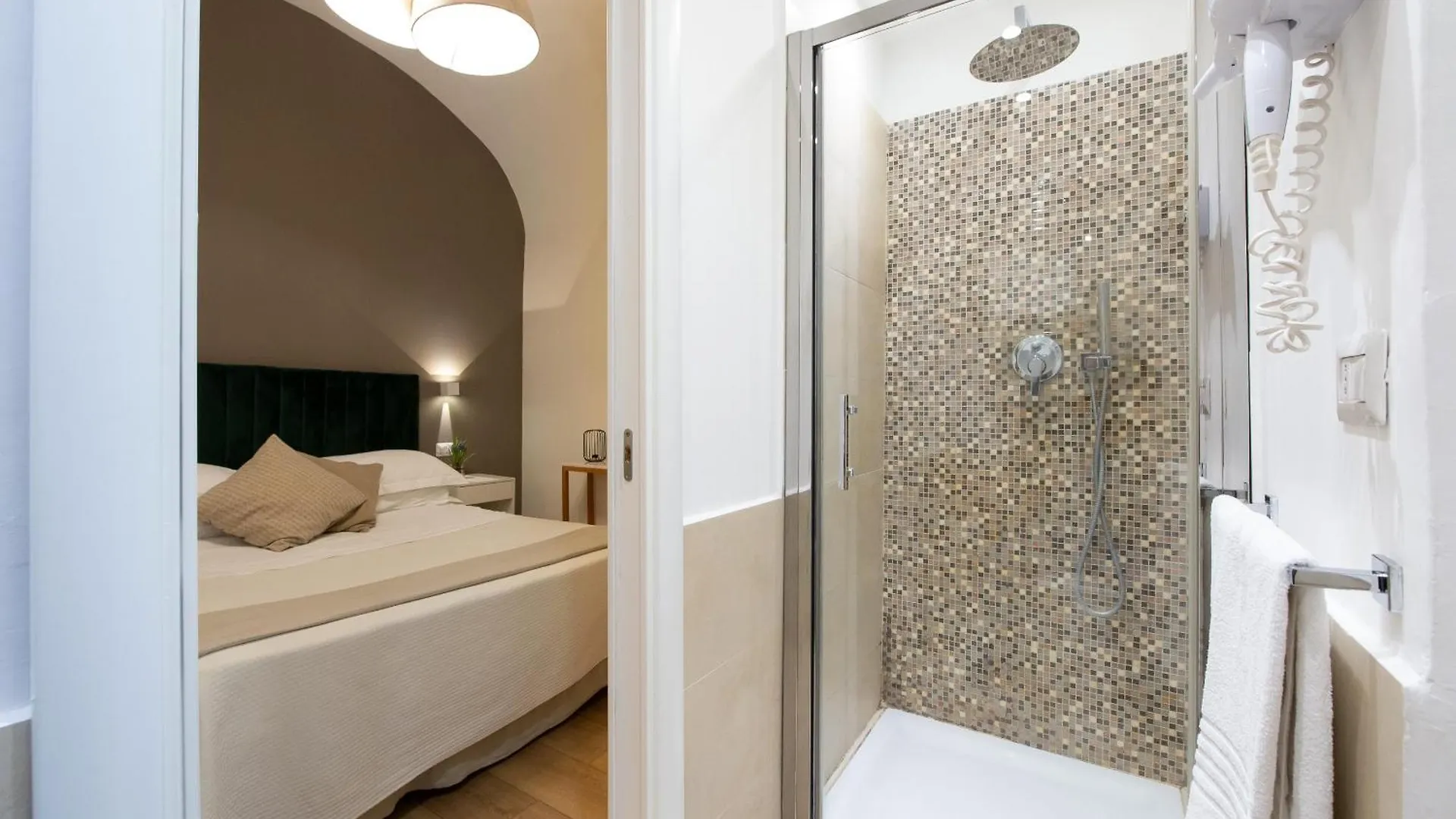 Maison Aurora Rome 0*,  Italy