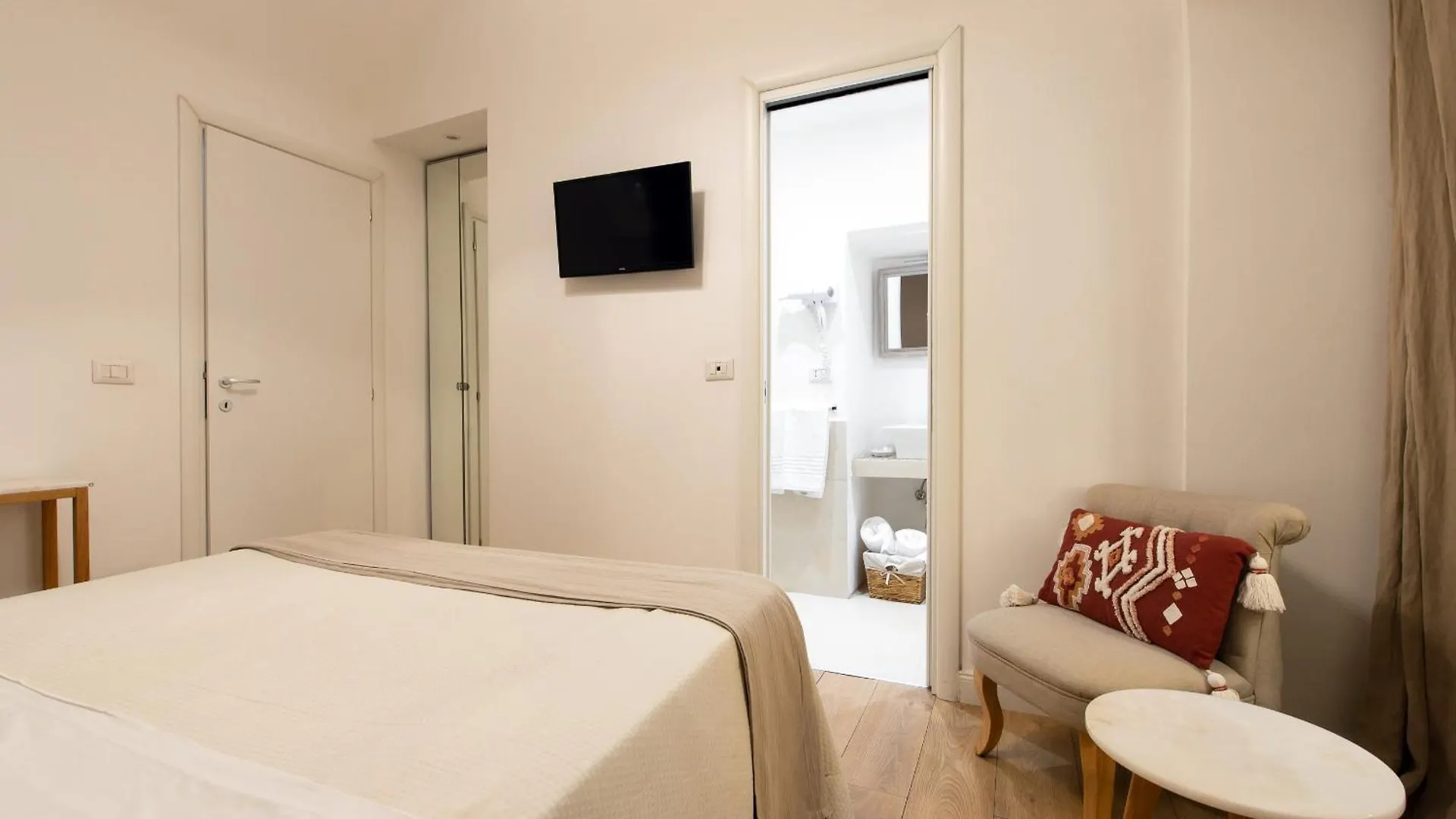 Apartment Maison Aurora Rome Italy