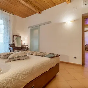  Appartamento Borghese Roomy Flat